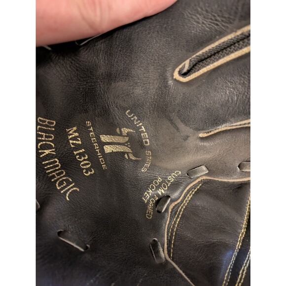 Mizuno Baseball Glove Black Leather MZ 1303 Professional Model - Picture 6 of 6